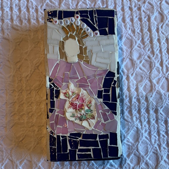 Mosaic Art with 'Believe' Design - Picture 2 of 16